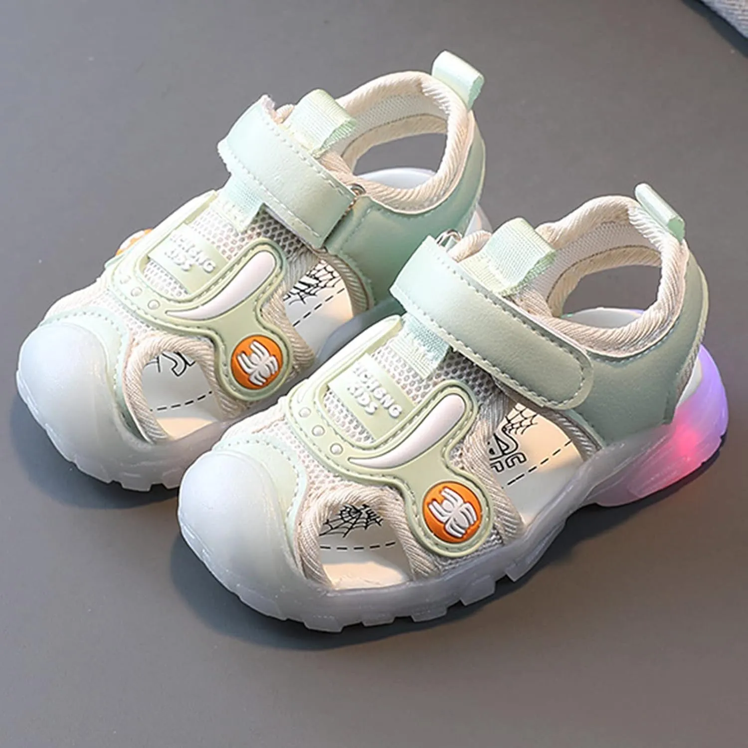 Fashion Light On LED Baby Shoes Casual Children Shoes Girls Sandals Soft Sole Kids Beach Shoes Girl Sandal