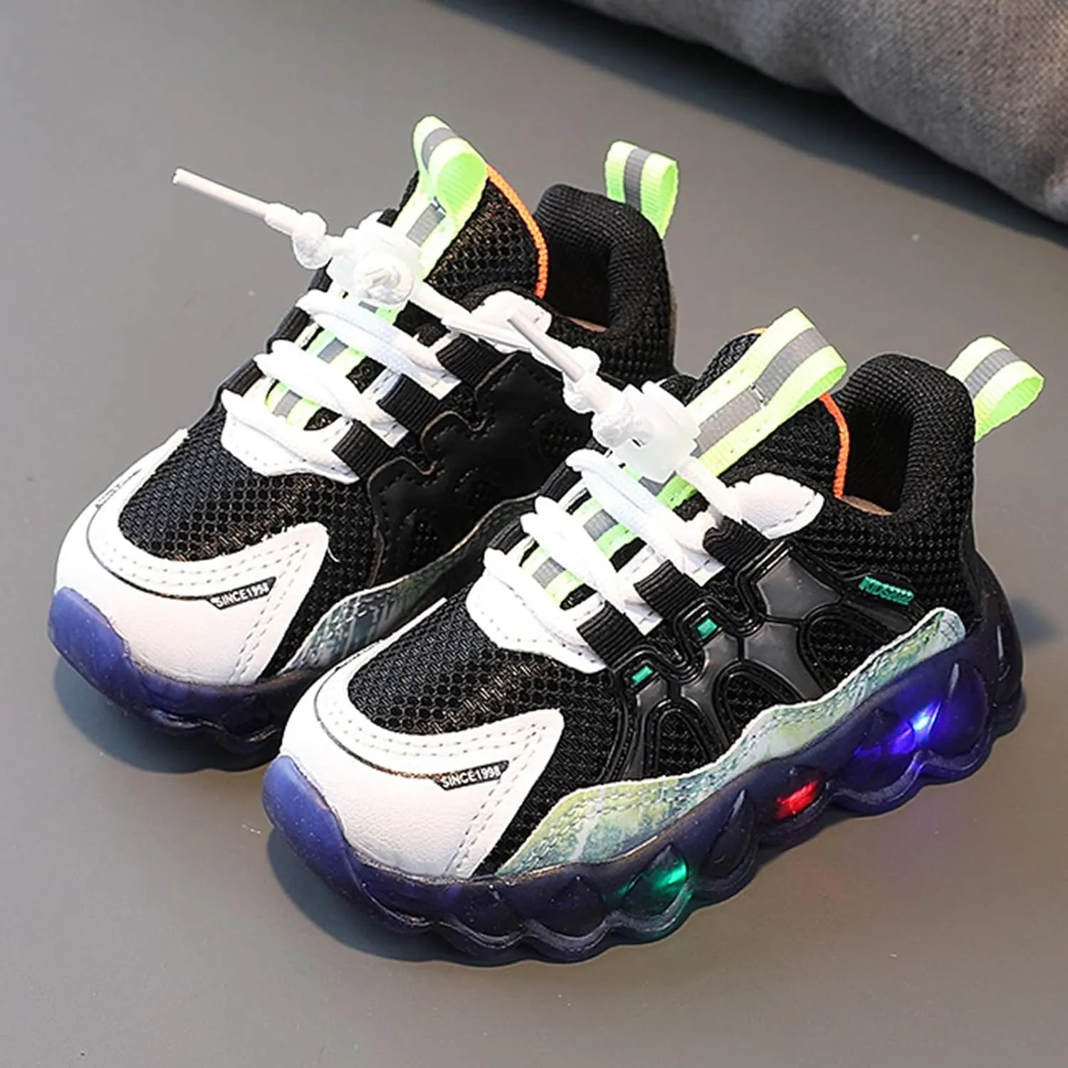Girls Fashion Light On LED Casual Shoes Children Soft Sole Kids Sport Shoes for Running Girls