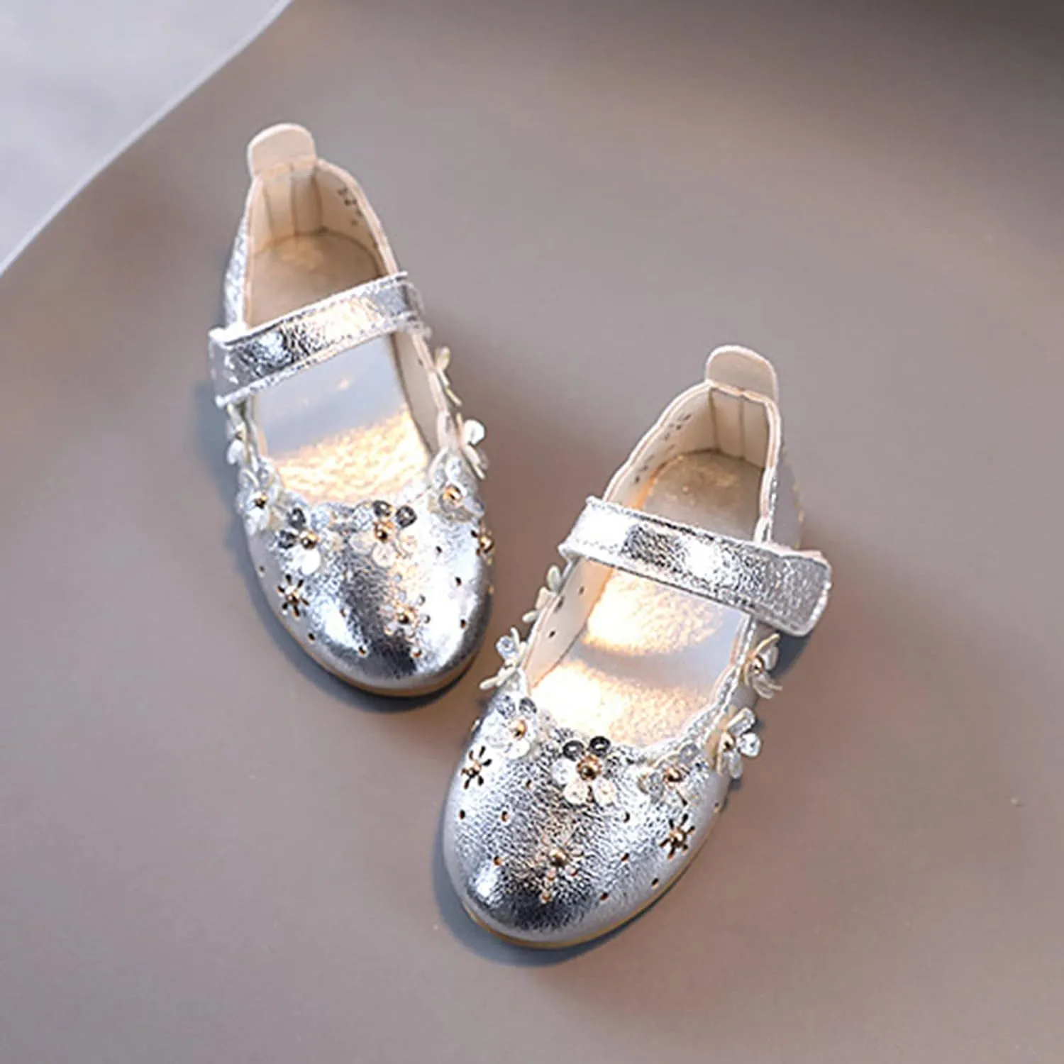 Girls Sandal Shoes Flower Shoes Hollow Flower Shoes Sandals Soft Sole Princess Sandals Sock Shoes (Silver, 15 Months)