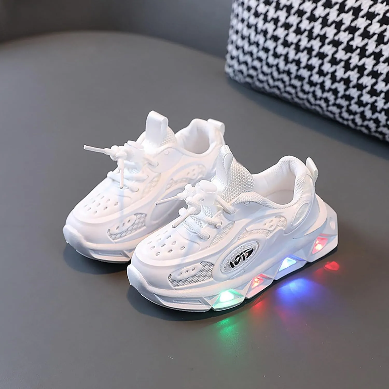 Light Up Toddler Boys Shoes LED Luminous Sport Sneaker, Little Fashion Cute Soft Sole Girls Shoes Luminous Shoes