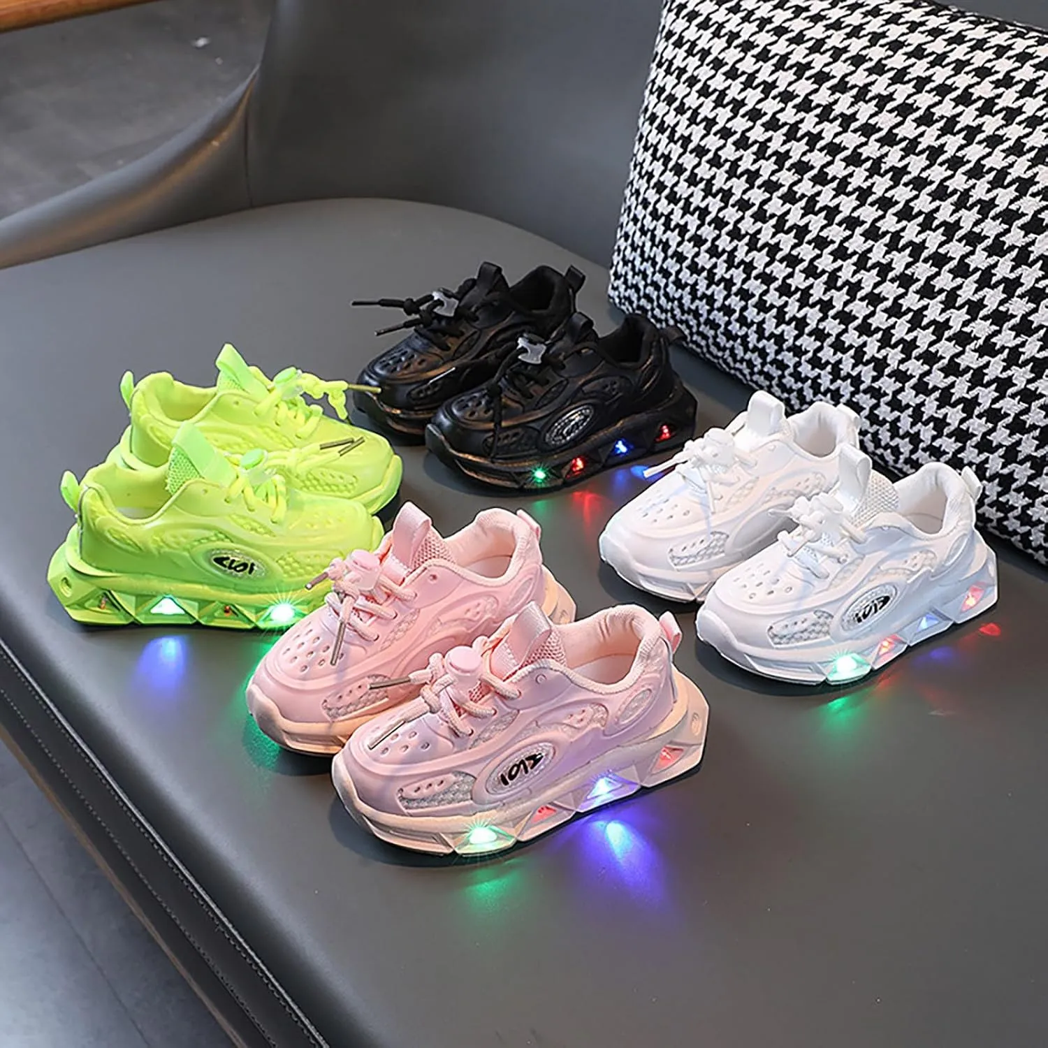 Light Up Toddler Boys Shoes LED Luminous Sport Sneaker, Little Fashion Cute Soft Sole Girls Shoes Luminous Shoes